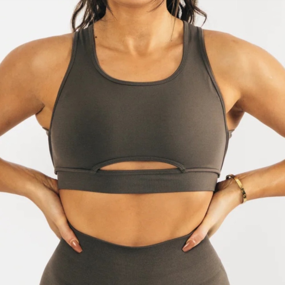Alphalete Trinity Sports Bra brown great condition medium